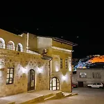 Evanthia Cave Szálloda 5*