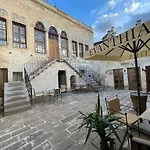 Evanthia Cave Szálloda 5*