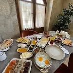 Evanthia Cave Szálloda 5*