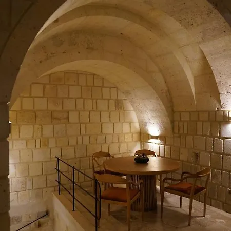 Hotel Evanthia Cave