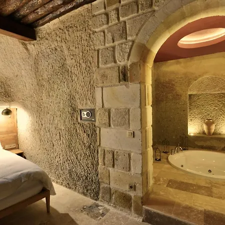 Evanthia Cave 5*
