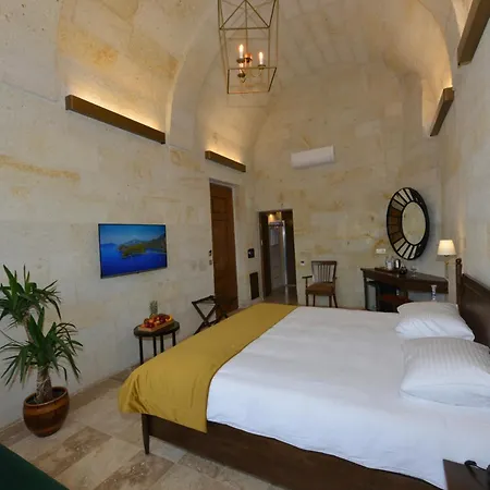 Evanthia Cave Hotel