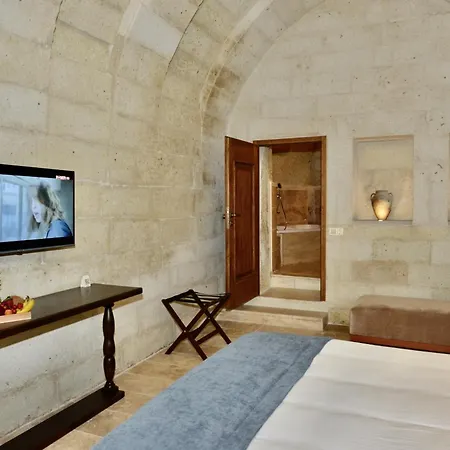Evanthia Cave Hotel