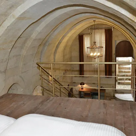 Evanthia Cave Hotel