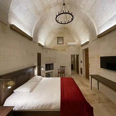 Evanthia Cave Hotel