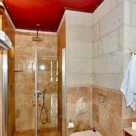 Evanthia Cave 5*